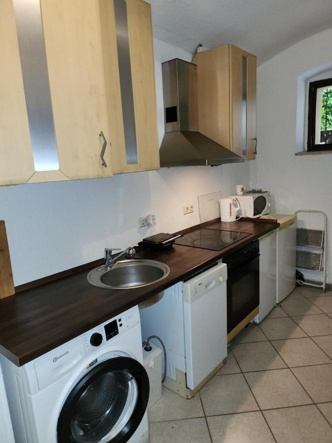 Halle, Top -Preise, 79 Qm Sd Fewo, Eg, Wahlweise Mit 1- 3 Dz, Tv Lounge, Kueche, Bad Wc Einfach Und Gut, Langzeitmieter Vb Preise Halle  المظهر الخارجي الصورة
