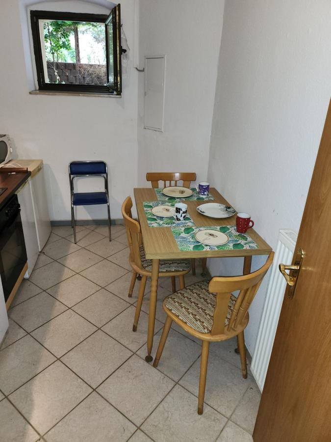 Halle, Top -Preise, 79 Qm Sd Fewo, Eg, Wahlweise Mit 1- 3 Dz, Tv Lounge, Kueche, Bad Wc Einfach Und Gut, Langzeitmieter Vb Preise Halle  المظهر الخارجي الصورة
