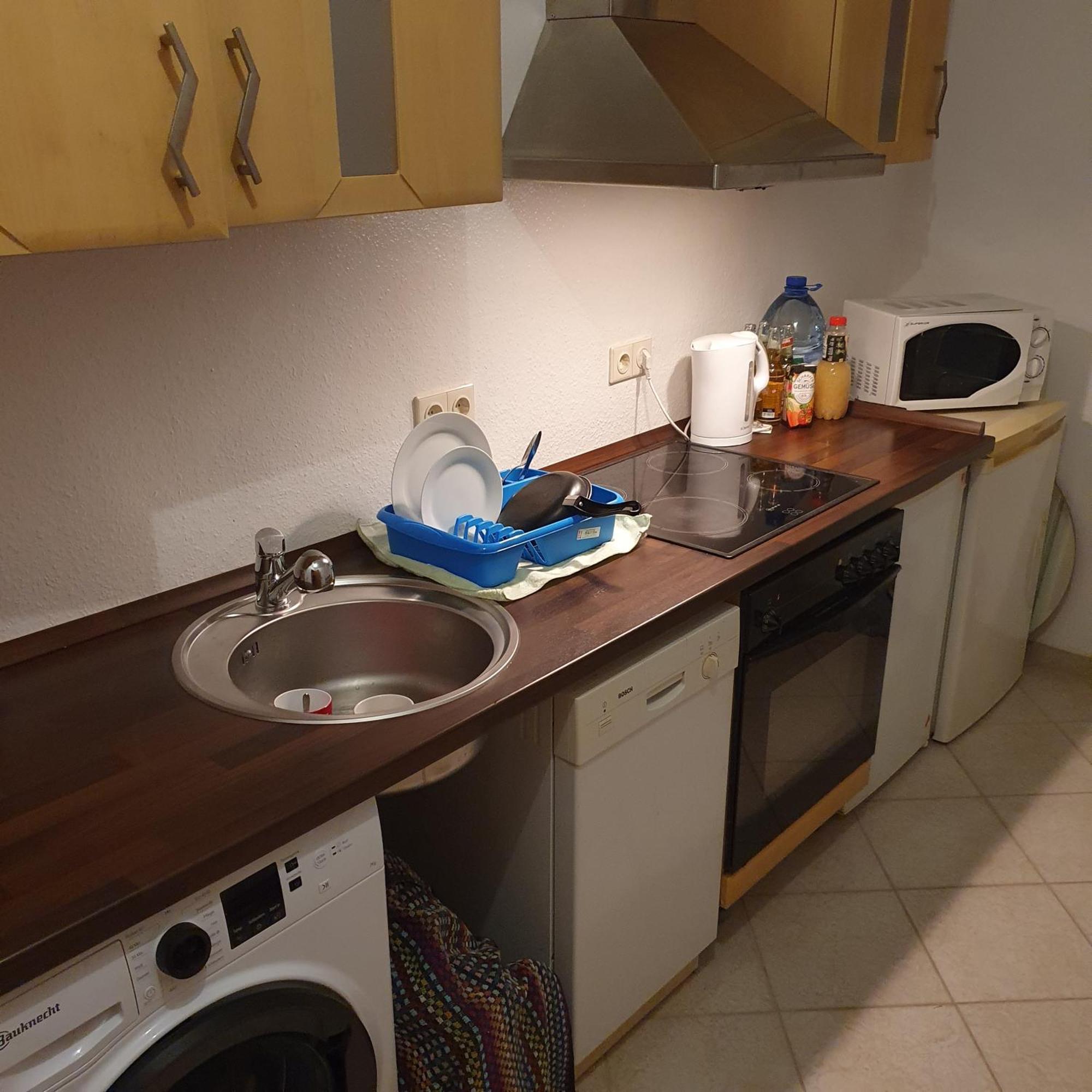 Halle, Top -Preise, 79 Qm Sd Fewo, Eg, Wahlweise Mit 1- 3 Dz, Tv Lounge, Kueche, Bad Wc Einfach Und Gut, Langzeitmieter Vb Preise Halle  المظهر الخارجي الصورة